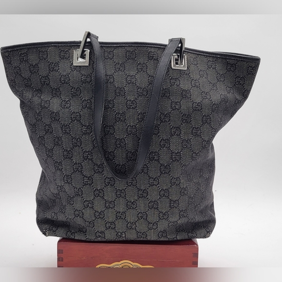 Gucci Bucket Bag - Picture 1 of 10